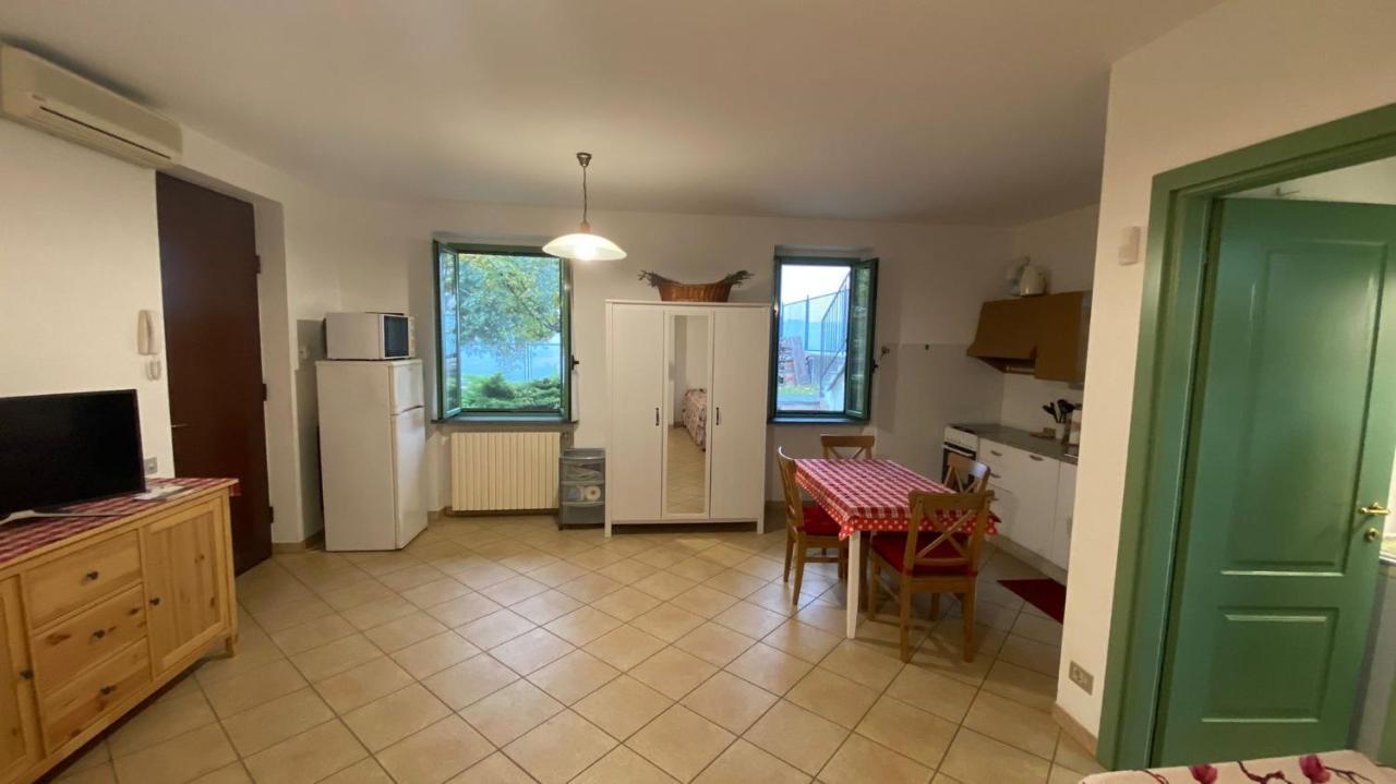 Al Vecchio Pero, Con Ampio Giardino Privato Villa La Morra Eksteriør bilde